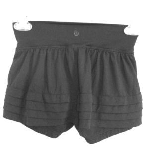 ✨Lululemon breath of fire running skort size 2✨